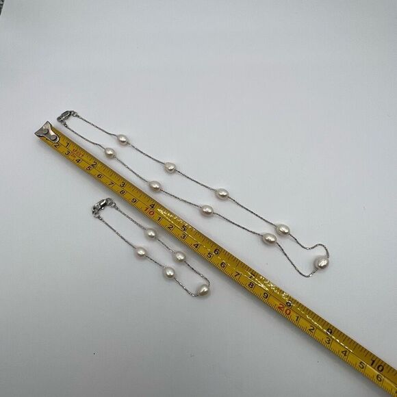 Pearl 3 PC set Earrings Necklace Bracelet SilverTone Classic Heritage VTG 80’s - Picture 7 of 7